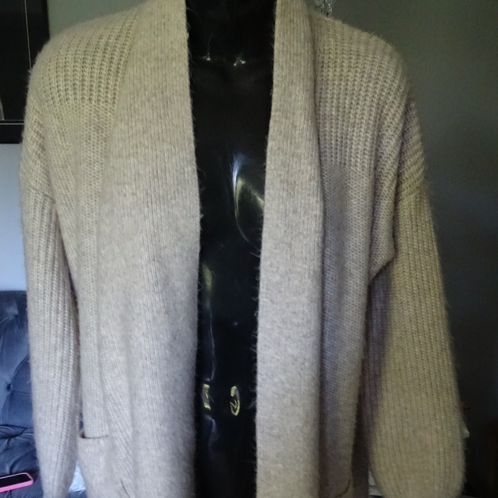 RUBY MOON CARDIGAN 48% POLYESTER 32% ACRYLIC 20% NYLON ( VERY SOFT)